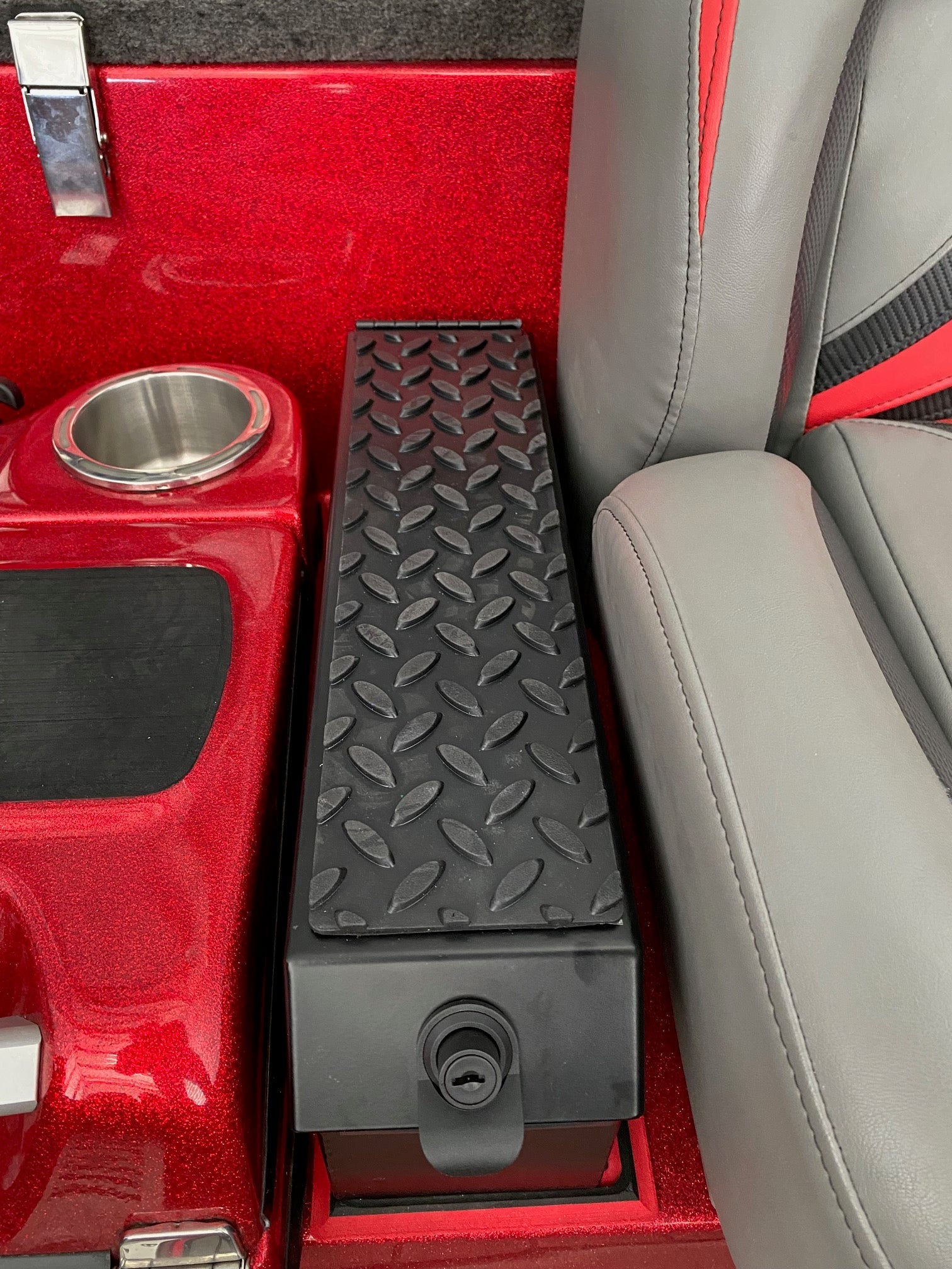 Combo marche et boîte à gants pour le Bass Cat PUMA STS and CARACAL STS (sold as a single box!)